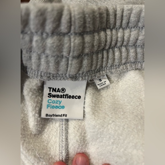 Aritzia sweatpants - Picture 2 of 3